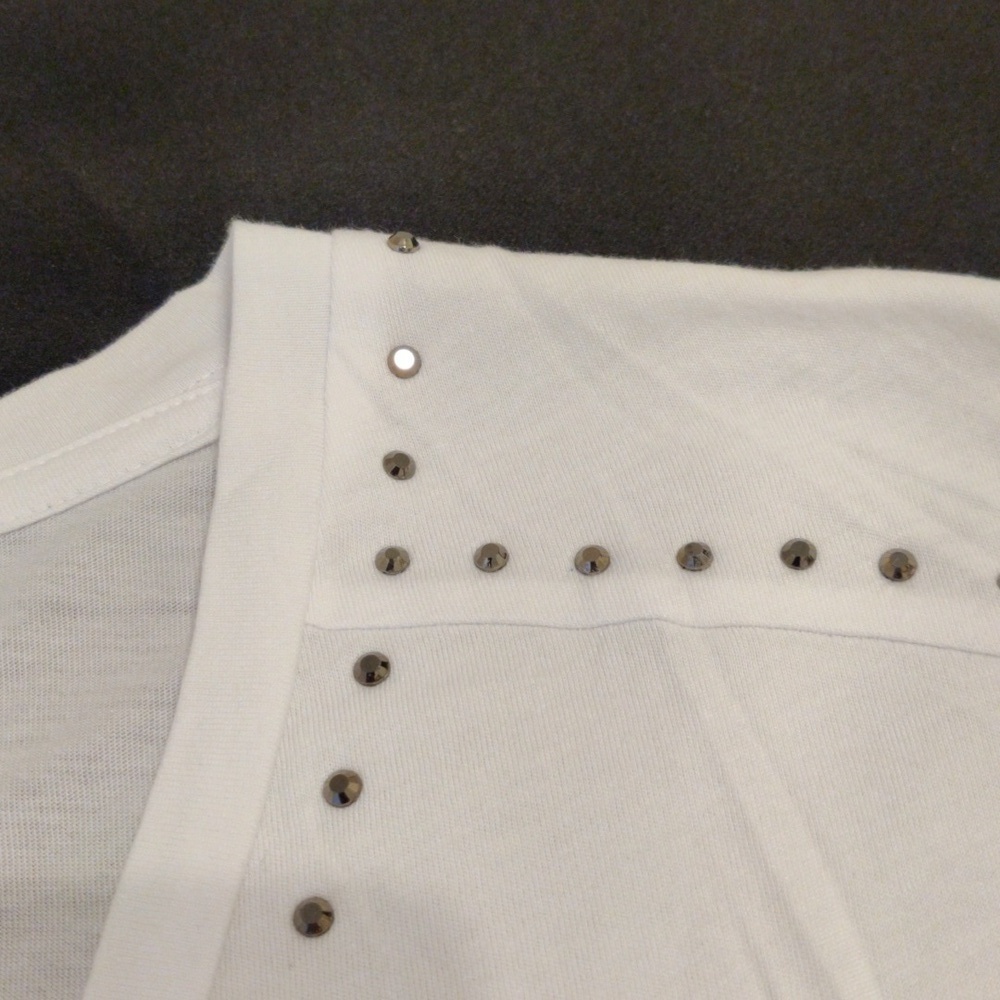 DKNY Lightweight Sleeveless V-neck studded top. - Picture 5 of 9